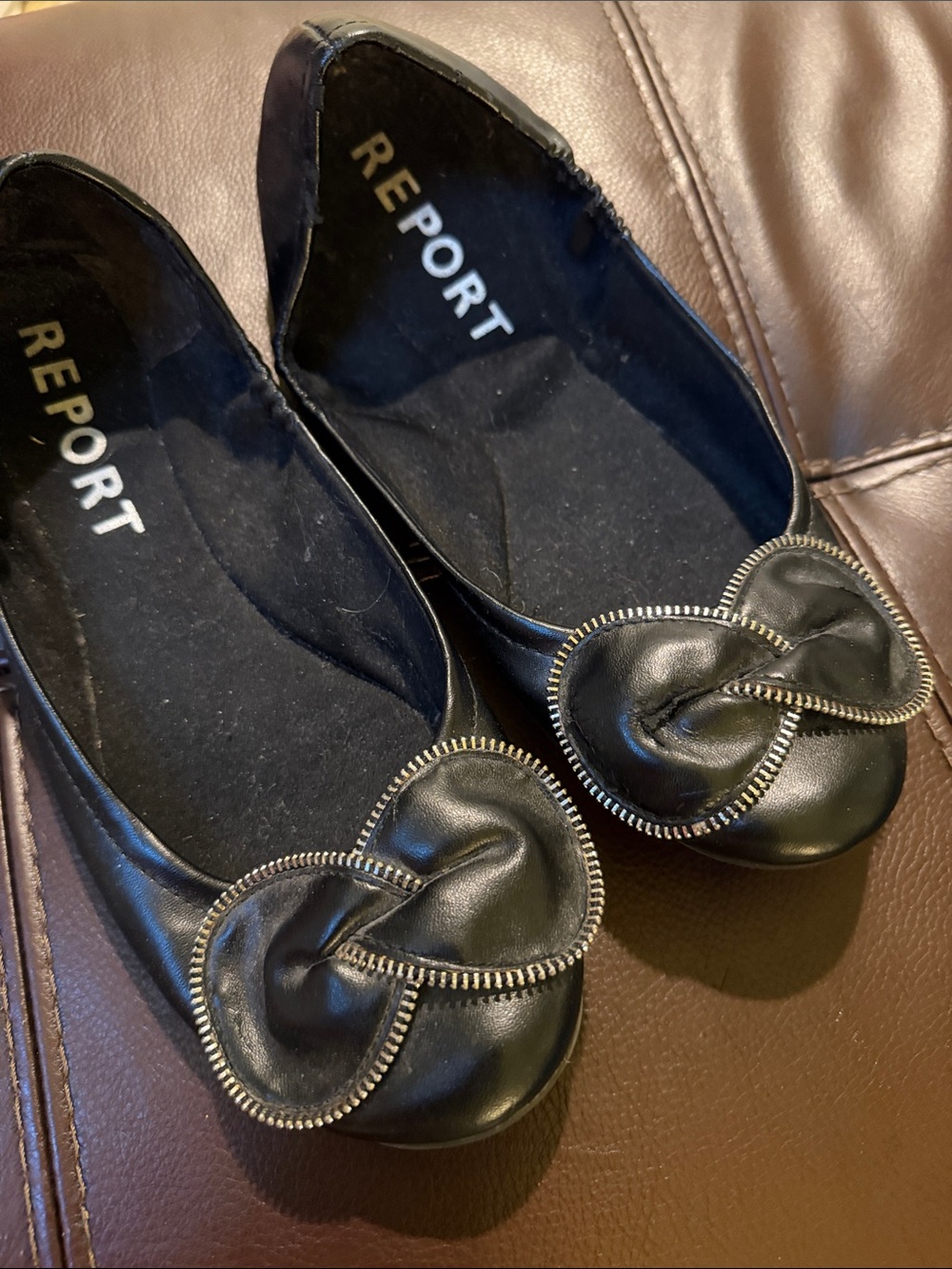 Freeport ballet slip ons with bows trimmed with zippers size 9